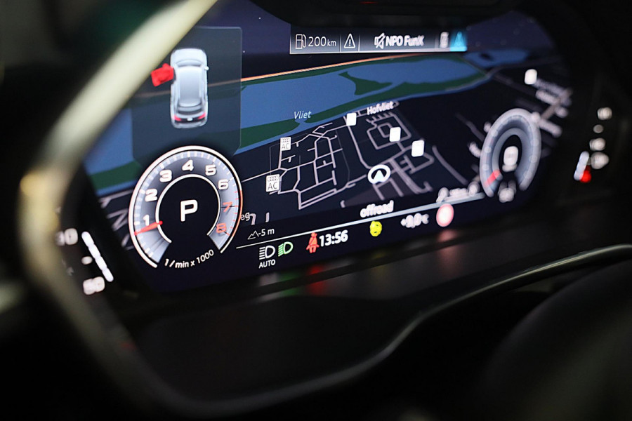 Audi Q3 35 TFSI RSQ3 Look / AUT / Virtual Cockpit / Lane Assist / Dode Hoek / Elek Stoelen / Led / Pdc / 21 Inch