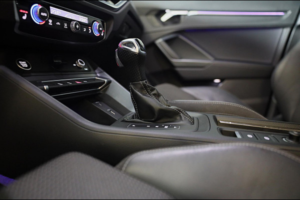 Audi Q3 35 TFSI RSQ3 Look / AUT / Virtual Cockpit / Lane Assist / Dode Hoek / Elek Stoelen / Led / Pdc / 21 Inch