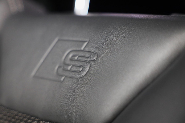 Audi Q3 35 TFSI RSQ3 Look / AUT / Virtual Cockpit / Lane Assist / Dode Hoek / Elek Stoelen / Led / Pdc / 21 Inch