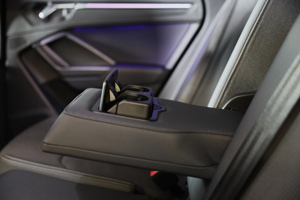 Audi Q3 35 TFSI RSQ3 Look / AUT / Virtual Cockpit / Lane Assist / Dode Hoek / Elek Stoelen / Led / Pdc / 21 Inch