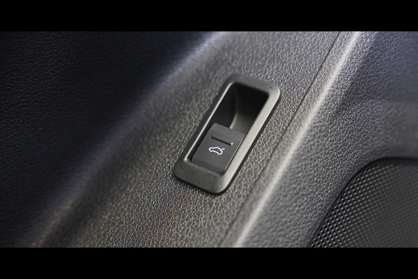 Audi Q3 35 TFSI RSQ3 Look / AUT / Virtual Cockpit / Lane Assist / Dode Hoek / Elek Stoelen / Led / Pdc / 21 Inch