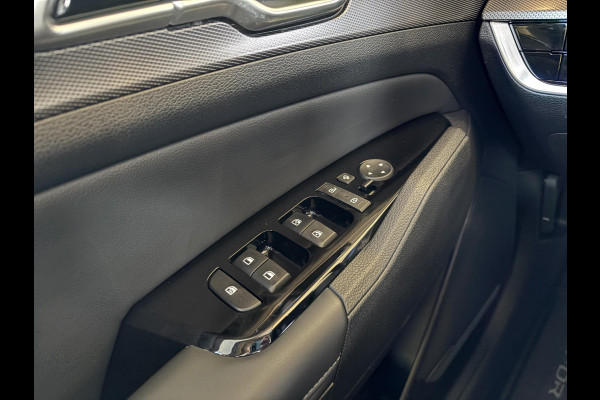 Kia Sportage 1.6 T-GDi Hybrid DynamicPlusLine | Panoramadak | Stoelverwarming | Navigatiesysteem | Adaptive cruise control