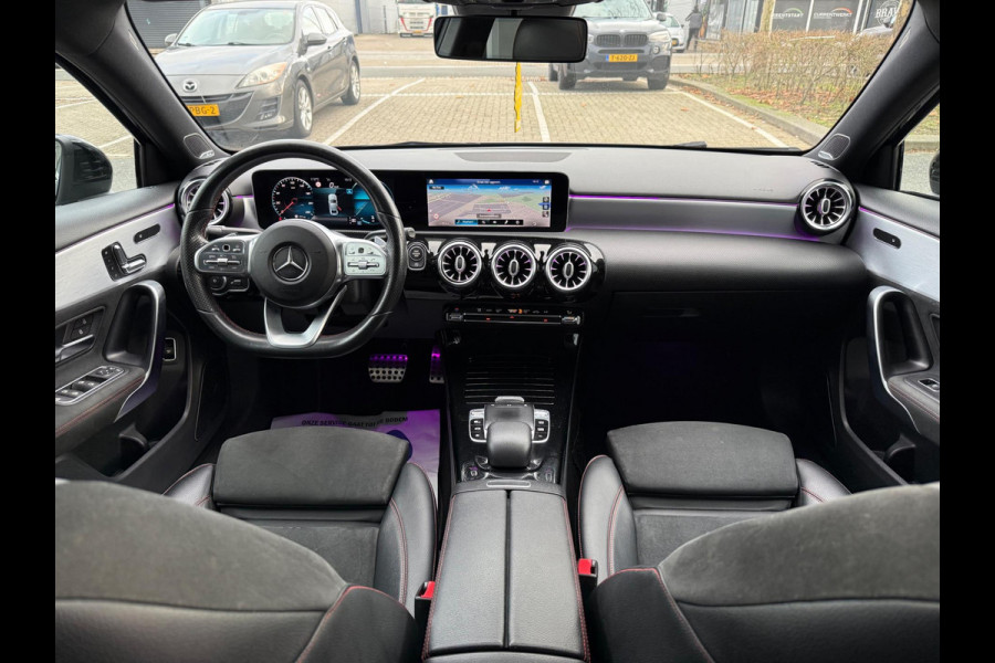 Mercedes-Benz A-Klasse 220 4MATIC Premium Plus LEER/NAV/PANO