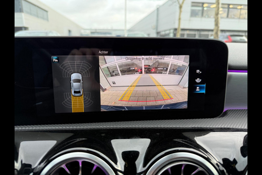 Mercedes-Benz A-Klasse 220 4MATIC Premium Plus LEER/NAV/PANO