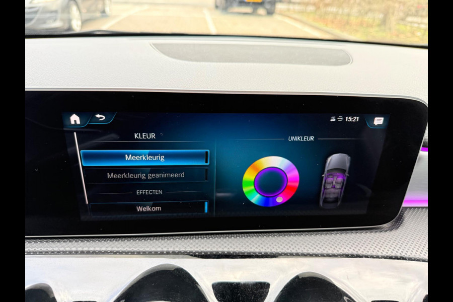 Mercedes-Benz A-Klasse 220 4MATIC Premium Plus LEER/NAV/PANO