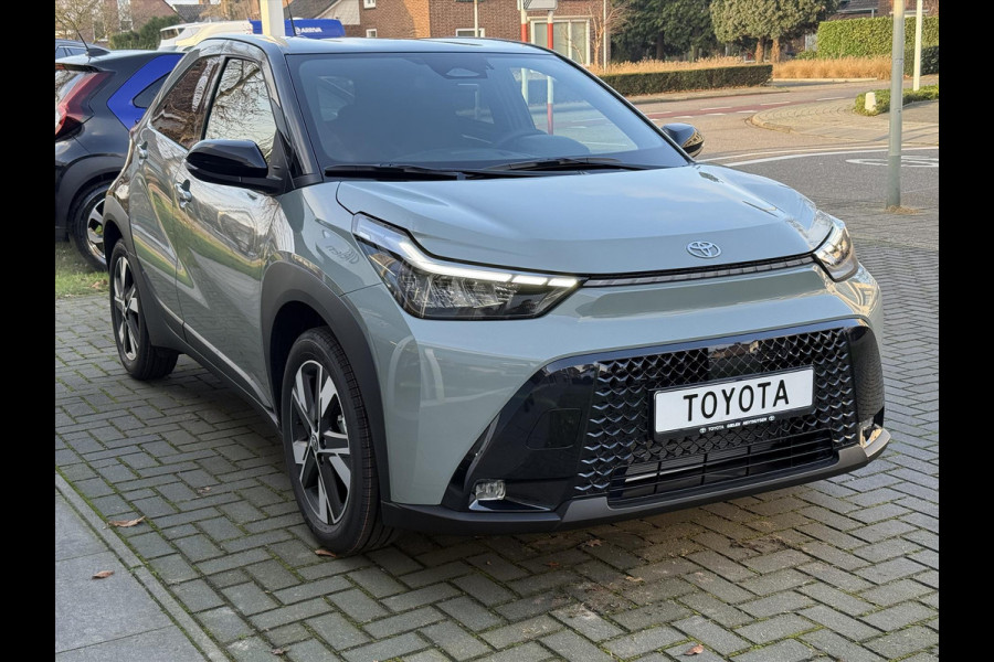 Toyota Aygo X 1.5 Hybrid 116pk CVT Pulse Bi-Tone | Apple CarPlay/Android auto, Privacy glass, Lichtmetalen velgen