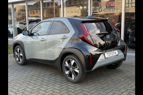 Toyota Aygo X 1.5 Hybrid 116pk CVT Pulse Bi-Tone | Apple CarPlay/Android auto, Privacy glass, Lichtmetalen velgen