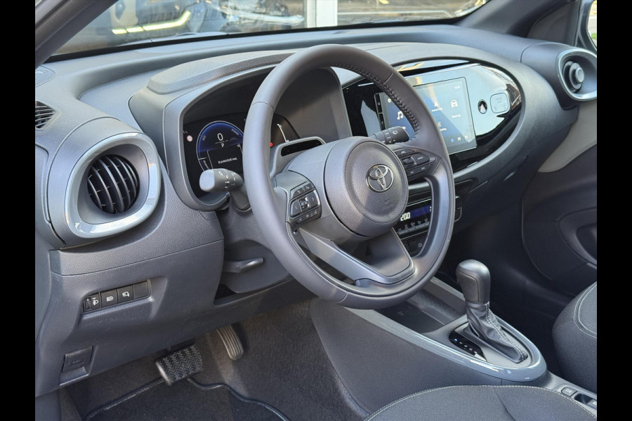 Toyota Aygo X 1.5 Hybrid 116pk CVT Pulse Bi-Tone | Apple CarPlay/Android auto, Privacy glass, Lichtmetalen velgen