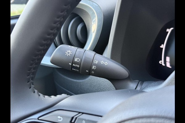 Toyota Aygo X 1.5 Hybrid 116pk CVT Pulse Bi-Tone | Apple CarPlay/Android auto, Privacy glass, Lichtmetalen velgen