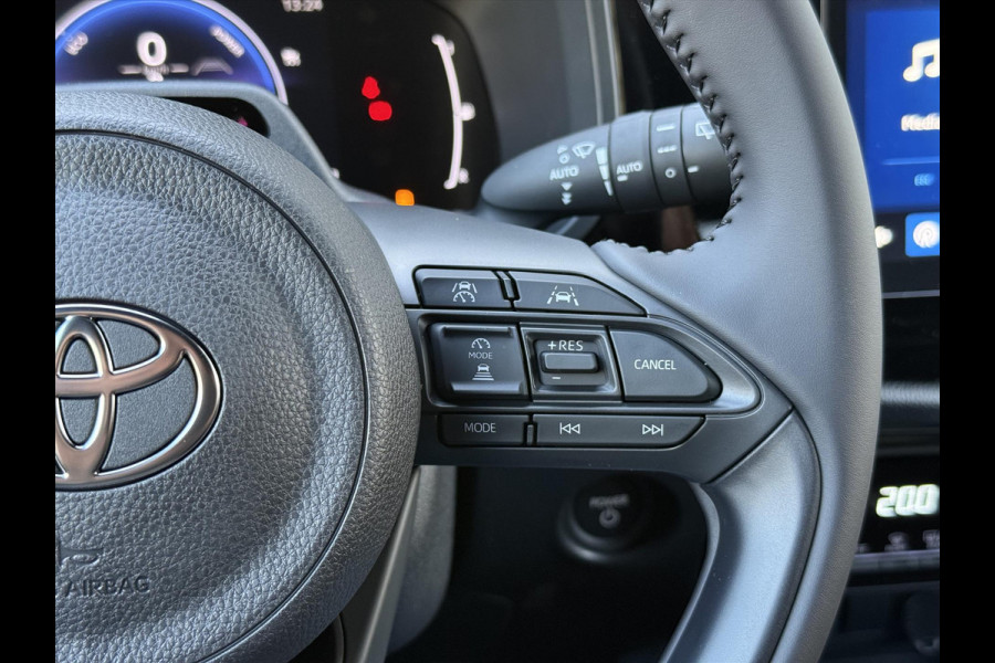 Toyota Aygo X 1.5 Hybrid 116pk CVT Pulse Bi-Tone | Apple CarPlay/Android auto, Privacy glass, Lichtmetalen velgen