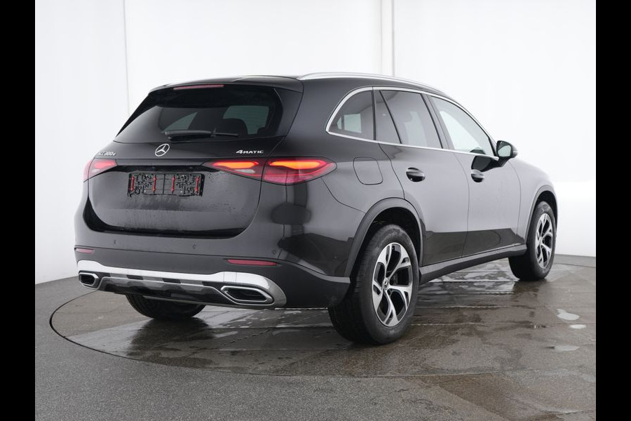 Mercedes-Benz GLC 300 e 4MATIC Plug-In Hybride Trekhaak | Ledkoplampen | Memory Voorstoelen |  Achteruitrijcamera | Sfeerverlichting | Dodehoekassistent. Inclusief 24 maanden Mercedes-Benz Certified garantie voor Europa.