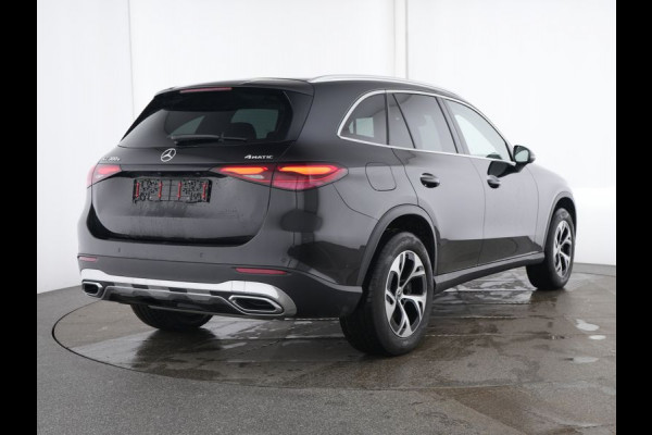 Mercedes-Benz GLC 300 e 4MATIC Plug-In Hybride Trekhaak | Ledkoplampen | Memory Voorstoelen |  Achteruitrijcamera | Sfeerverlichting | Dodehoekassistent. Inclusief 24 maanden Mercedes-Benz Certified garantie voor Europa.