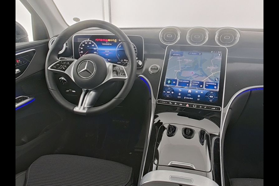 Mercedes-Benz GLC 300 e 4MATIC Plug-In Hybride Trekhaak | Ledkoplampen | Memory Voorstoelen |  Achteruitrijcamera | Sfeerverlichting | Dodehoekassistent. Inclusief 24 maanden Mercedes-Benz Certified garantie voor Europa.