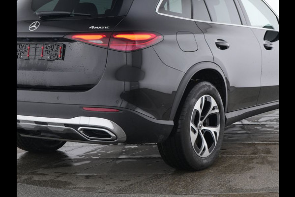 Mercedes-Benz GLC 300 e 4MATIC Plug-In Hybride Trekhaak | Ledkoplampen | Memory Voorstoelen |  Achteruitrijcamera | Sfeerverlichting | Dodehoekassistent. Inclusief 24 maanden Mercedes-Benz Certified garantie voor Europa.