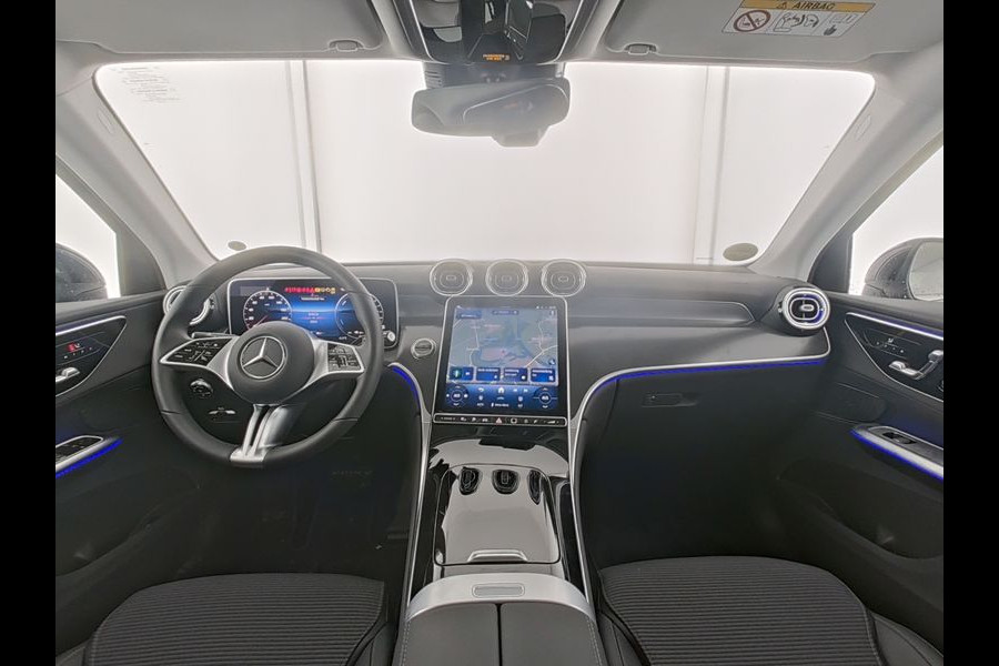 Mercedes-Benz GLC 300 e 4MATIC Plug-In Hybride Trekhaak | Ledkoplampen | Memory Voorstoelen |  Achteruitrijcamera | Sfeerverlichting | Dodehoekassistent. Inclusief 24 maanden Mercedes-Benz Certified garantie voor Europa.