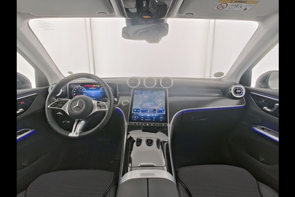 Mercedes-Benz GLC 300 e 4MATIC Plug-In Hybride Trekhaak | Ledkoplampen | Memory Voorstoelen |  Achteruitrijcamera | Sfeerverlichting | Dodehoekassistent. Inclusief 24 maanden Mercedes-Benz Certified garantie voor Europa.