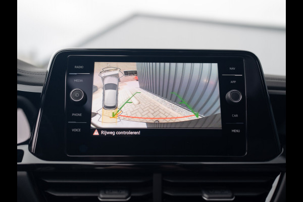 Volkswagen T-Roc 1.5 TSI R-Line | Panodak | Keyless | Side Assist | Elk. A-klep | IQ Light | Camera | Prijs Rijklaar!!