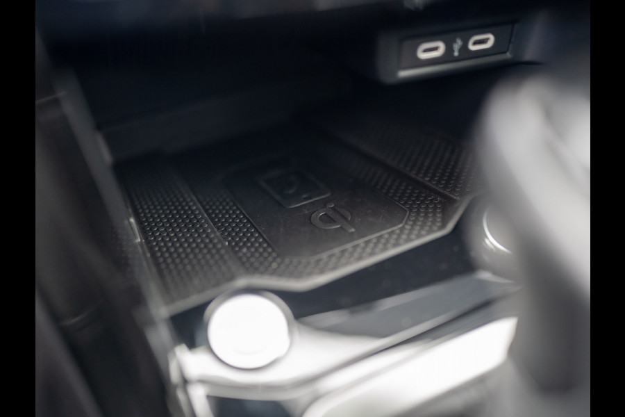 Volkswagen T-Roc 1.5 TSI R-Line | Panodak | Keyless | Side Assist | Elk. A-klep | IQ Light | Camera | Prijs Rijklaar!!