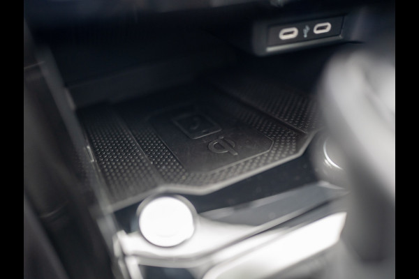 Volkswagen T-Roc 1.5 TSI R-Line | Panodak | Keyless | Side Assist | Elk. A-klep | IQ Light | Camera | Prijs Rijklaar!!