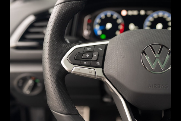 Volkswagen T-Roc 1.5 TSI R-Line | Panodak | Keyless | Side Assist | Elk. A-klep | IQ Light | Camera | Prijs Rijklaar!!