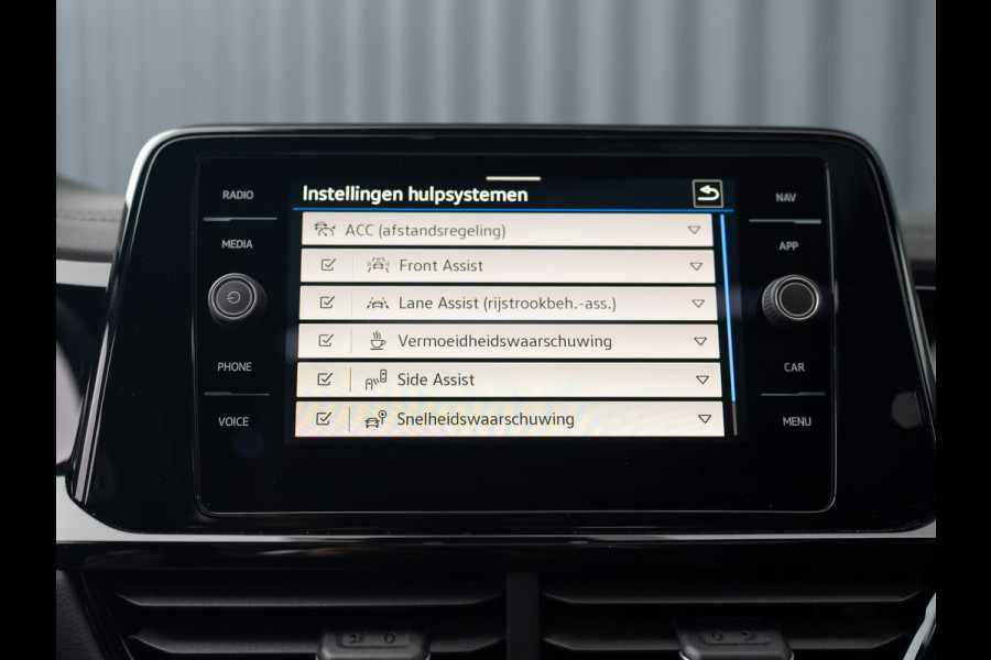 Volkswagen T-Roc 1.5 TSI R-Line | Panodak | Keyless | Side Assist | Elk. A-klep | IQ Light | Camera | Prijs Rijklaar!!