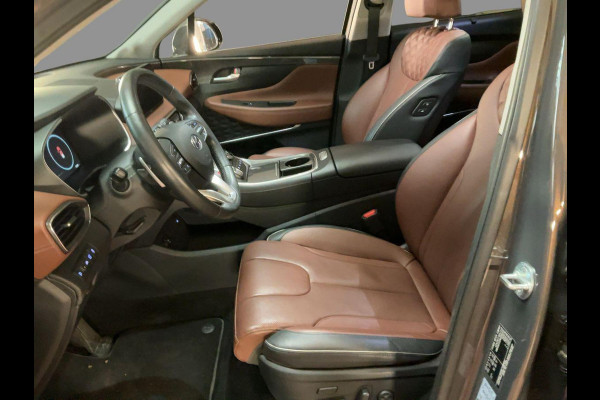 Hyundai Santa Fe 1.6 T-GDI PHEV Premium Plus Sky | Panoramadak | Complete historie | Vol leder | Comfortstoelen voorin (inclusief ventilatie / stoelverwarming) | Achteruitrijcamera | Vierwielaandrijving | Geuheugenstoelen