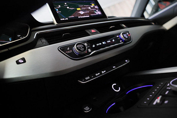 Audi A5 Sportback 2.0 TFSI S Line / AUT /190 Pk / Virtual Cockpit / ACC / Open Panoramadak / Navi / Led / Pdc / 19 Inch / Trekhaak