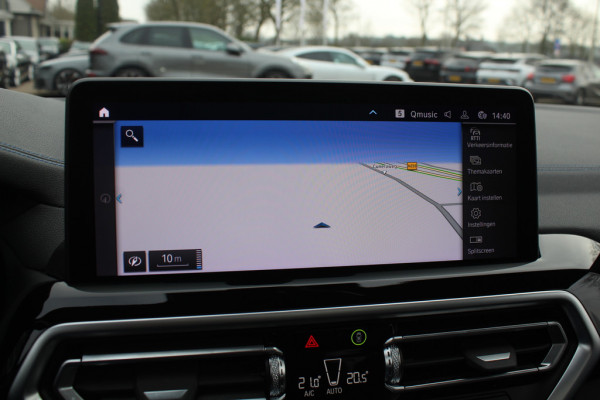 BMW iX3 High Executive 80 kWh / SoH 94.7% / Trekhaak / Panoramadak / 360Camera / Head-up / 20'' / Leder / Harman Kardon / Sfeerverlichting / Dodehoek / DAB / Stuur+Stoelverwarming / ACC