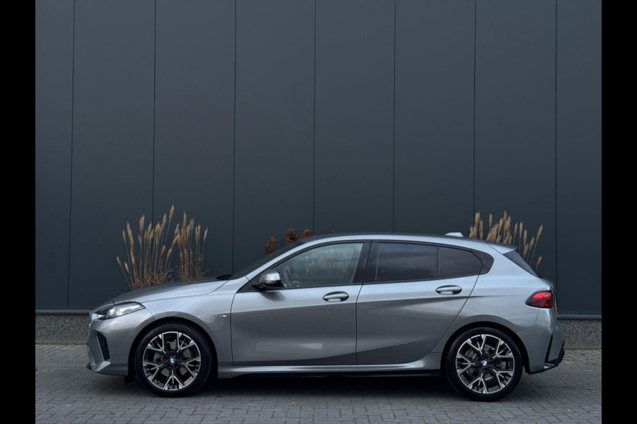 BMW 1-serie 120i M PACK 2025 LEDER SPORTVELGEN H&K LED WIDESCREEN