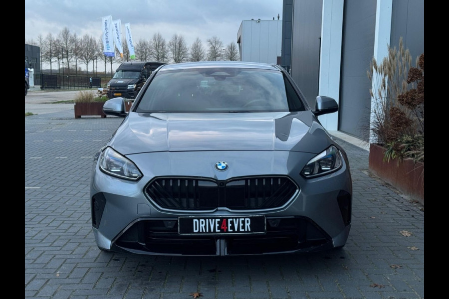 BMW 1-serie 120i M PACK 2025 LEDER SPORTVELGEN H&K LED WIDESCREEN