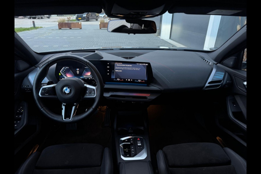 BMW 1-serie 120i M PACK 2025 LEDER SPORTVELGEN H&K LED WIDESCREEN