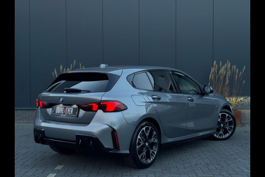 BMW 1-serie 120i M PACK 2025 LEDER SPORTVELGEN H&K LED WIDESCREEN