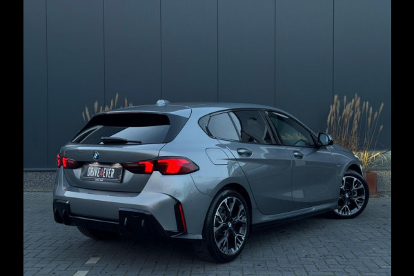 BMW 1-serie 120i M PACK 2025 LEDER SPORTVELGEN H&K LED WIDESCREEN