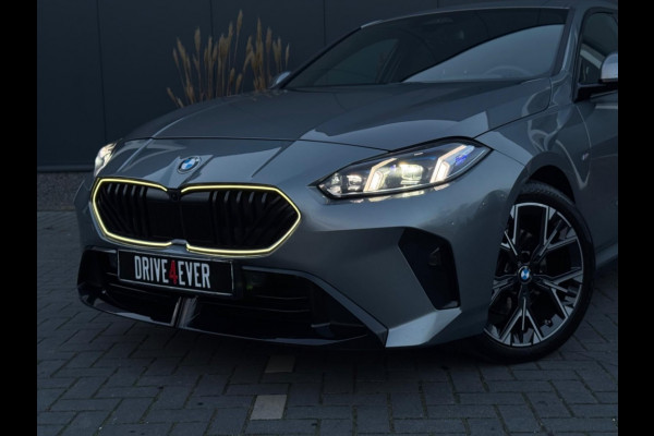 BMW 1-serie 120i M PACK 2025 LEDER SPORTVELGEN H&K LED WIDESCREEN