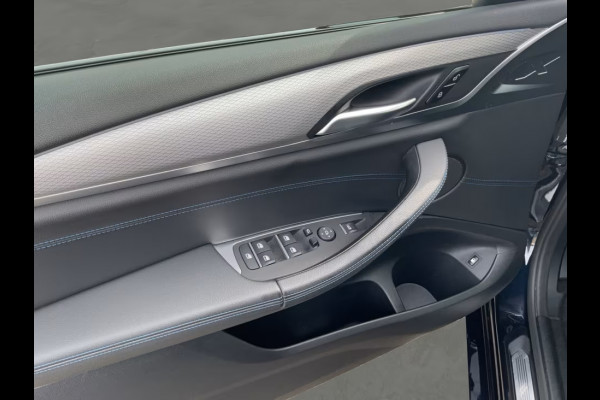 BMW X3 xDrive30e M-SPORT ** LED, NAVI+, PANORAMA, TREKH, KEYLESS, HuD, 19-inch LMV ** 1e EIG - UNFALLFREI - BMW GAR ** ** INFORMEER OOK NAAR ONZE AANTREKKELIJKE FINANCIAL-LEASE TARIEVEN **