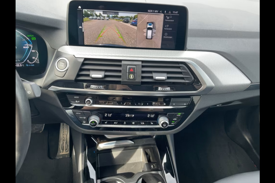 BMW X3 xDrive30e M-SPORT ** LED, NAVI+, PANORAMA, TREKH, KEYLESS, HuD, 19-inch LMV ** 1e EIG - UNFALLFREI - BMW GAR ** ** INFORMEER OOK NAAR ONZE AANTREKKELIJKE FINANCIAL-LEASE TARIEVEN **