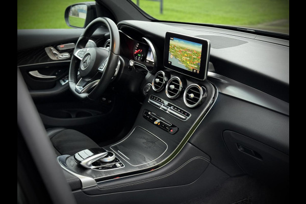 Mercedes-Benz GLC 300 4MATIC AMG Panoramadak|Luchtvering|Burmester®|Camera|Night pakket|Elektr. verst. stoelen