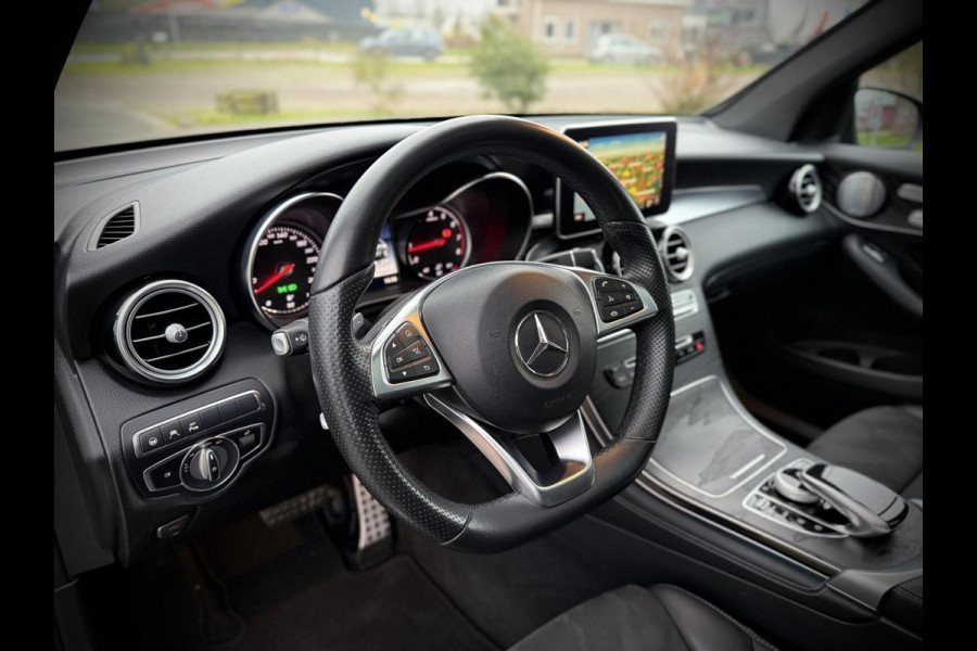 Mercedes-Benz GLC 300 4MATIC AMG Panoramadak|Luchtvering|Burmester®|Camera|Night pakket|Elektr. verst. stoelen
