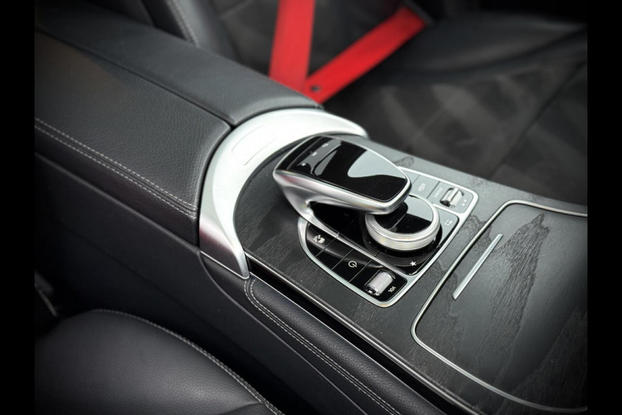 Mercedes-Benz GLC 300 4MATIC AMG Panoramadak|Luchtvering|Burmester®|Camera|Night pakket|Elektr. verst. stoelen