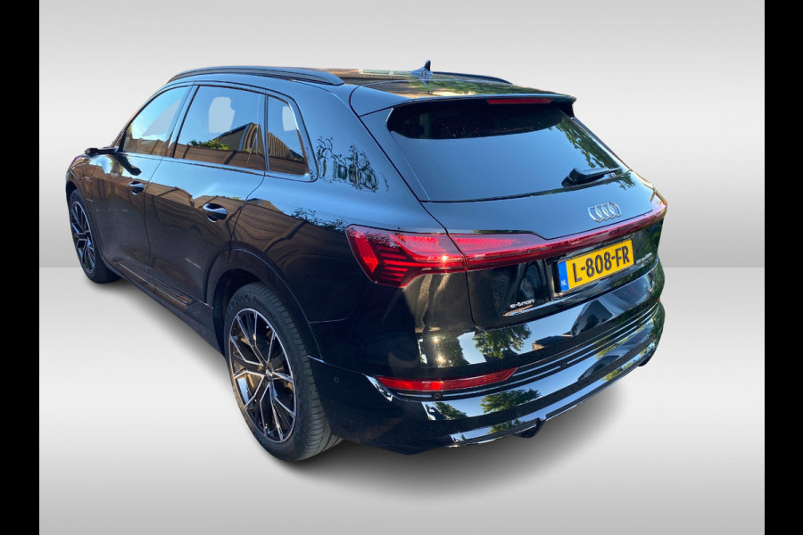 Audi e-tron e-tron 50 quattro Launch edition Vorsprung 71 kWh S-line / Panoramadak / 360Camera / Head-up / Softclose / RS Seats / 22'' / Luchtvering / Keyless / Virtual Cockpit / DAB / Stoelverwarming / ACC