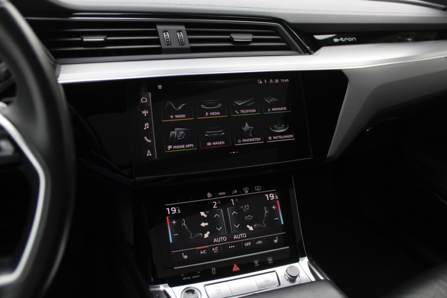 Audi e-tron e-tron 50 quattro Launch edition Vorsprung 71 kWh S-line / Panoramadak / 360Camera / Head-up / Softclose / RS Seats / 22'' / Luchtvering / Keyless / Virtual Cockpit / DAB / Stoelverwarming / ACC