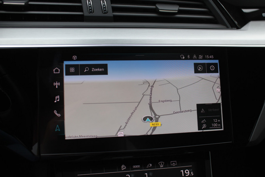 Audi e-tron e-tron 50 quattro Launch edition Vorsprung 71 kWh S-line / Panoramadak / 360Camera / Head-up / Softclose / RS Seats / 22'' / Luchtvering / Keyless / Virtual Cockpit / DAB / Stoelverwarming / ACC