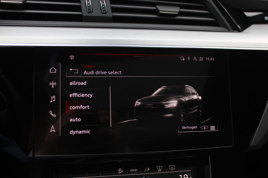 Audi e-tron e-tron 50 quattro Launch edition Vorsprung 71 kWh S-line / Panoramadak / 360Camera / Head-up / Softclose / RS Seats / 22'' / Luchtvering / Keyless / Virtual Cockpit / DAB / Stoelverwarming / ACC