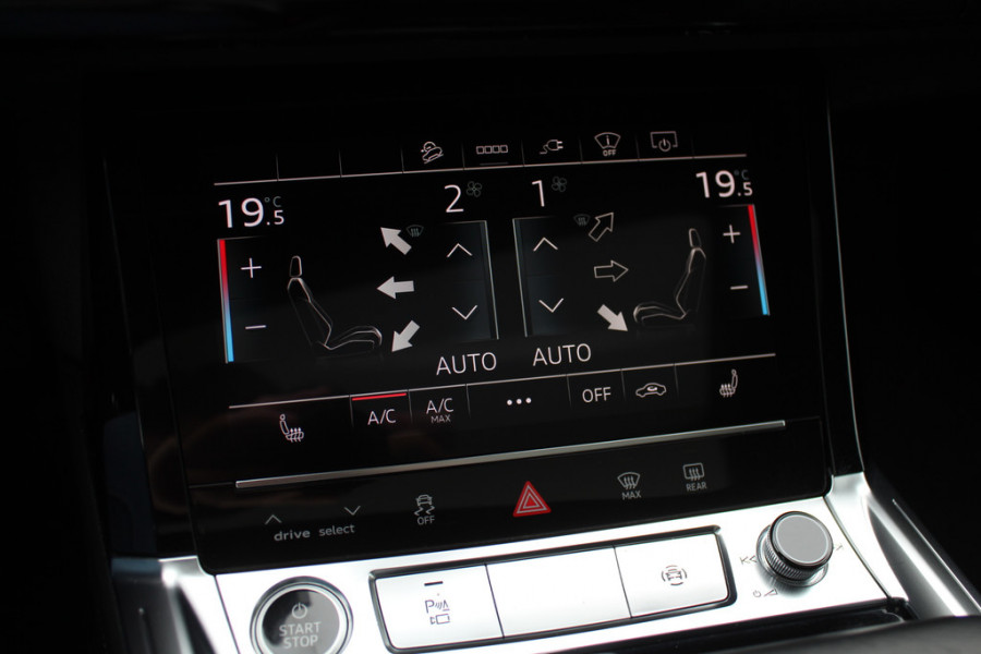 Audi e-tron e-tron 50 quattro Launch edition Vorsprung 71 kWh S-line / Panoramadak / 360Camera / Head-up / Softclose / RS Seats / 22'' / Luchtvering / Keyless / Virtual Cockpit / DAB / Stoelverwarming / ACC