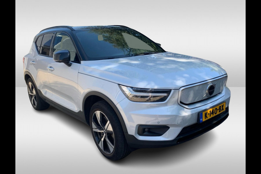 Volvo XC40 Recharge P8 AWD R-Design / Trekhaak / Panoramadak / Camera / Keyless / Harman Kardon / 19'' / Half leder / Stuur+Stoelverwarming / DAB / Dodehoek / ACC