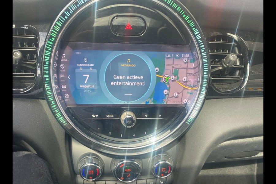 MINI Mini Electric Business Edition 33 kWh / Panoramadak / Leder / Keyless / 17'' / CarPlay / Navigatie / Stuur+Stoelverwarming / Cruise Control / LED Koplampen