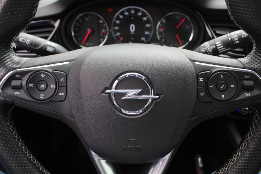 Opel Insignia Sports Tourer 1.6 Turbo Exclusive / Panoramadak / Camera / Head-up / Keyless / Bose / 18'' / Matrix LED / Navigatie / CarPlay / Stuur+Stoelverwarming / DAB / Cruise Control