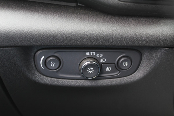 Opel Insignia Sports Tourer 1.6 Turbo Exclusive / Panoramadak / Camera / Head-up / Keyless / Bose / 18'' / Matrix LED / Navigatie / CarPlay / Stuur+Stoelverwarming / DAB / Cruise Control