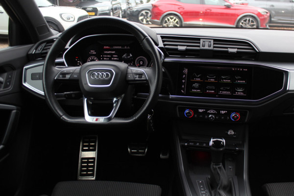 Audi Q3 35 TFSI Pro Line 3x S-Line / Navigatie / Half leder / 18'' / LED Koplampen / Parkeerhulp achter / Stoelverwarming / Cruise Control