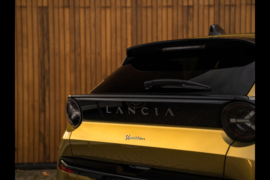 Lancia Ypsilon 1.2 Turbo Hybrid LX 110pk | Camera | Adapt. cruise | Velours interieur | SALA